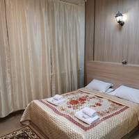 Large Double or Twin Room with Private Bathroom