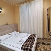 Large Double or Twin Room with Private Bathroom