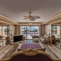 Deluxe Room Swim Up