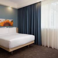 Queen Room - Mobility Accessible