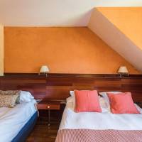 Triple Room (2 Adults + 1 Child)