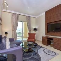 Deluxe One-Bedroom Apartment