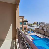 Deluxe Three-Bedroom Apartment