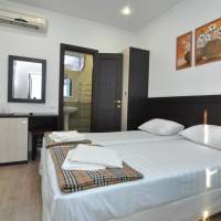 Twin Room with Shower