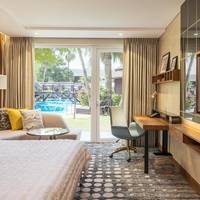 Superior, Guest room, 1 Queen, Pool view, Direct Pool Access - Complimentary Beach Transfer 