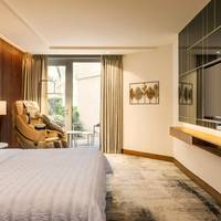 Deluxe Suite, Executive Lounge Access, Afternoon Tea, Happy Hours and Airport Transfers, 1 Bedroom Junior Suite - Complimentary Beach Transfer 