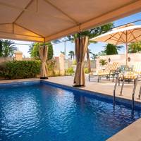 2 Bedroom Family Apartment with Pool
