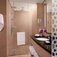Staycation Offer inclusive of AED 275 credit per night - Deluxe King Suite with Lounge Access