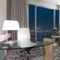 Luxury Twin Room with Club Access and Burj Khalifa View