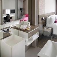 One Kingebed Classic Room with Club Lounge Access