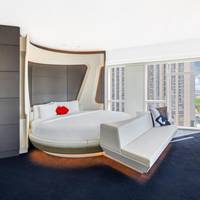 Round Bed V Suite