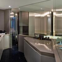 King Vibrant Suite