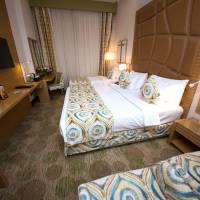 Deluxe Twin Room with Burj Khalifa View