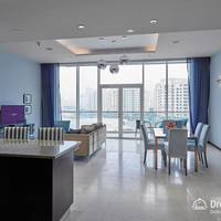 Luxurious 3-Bedroom Apartment Sea View