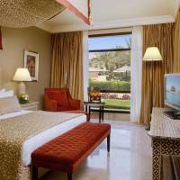 The Villa Queen Bed Ocean View