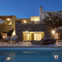 Four-Bedroom Villa with Sea View (11 adults, 180m2) 
