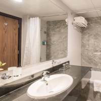 Deluxe one Bedroom suite with Kitchenette