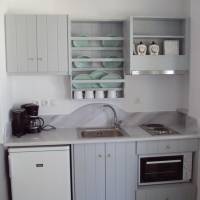 One-Bedroom Apartment with Garden/Sea View