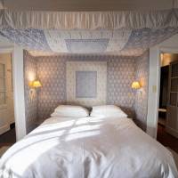Queen Room with Garden View