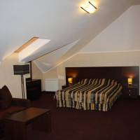 Deluxe Double Mansard Room 