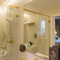 Junior Suite with Sanctuary view