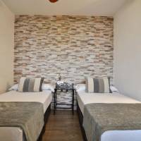 Standard Twin Room with Shared Bathroom