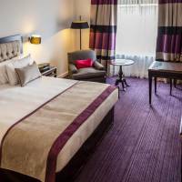 Superior Queen Room with Garden or City View