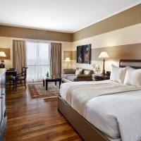 Club King Room with Living Area