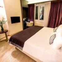 Queen Room with Street View - Non-Smoking