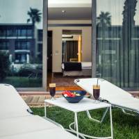 Deluxe Room with Pool View