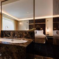 Grandiose Lamee Room