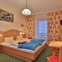 Double Room with Balcony 4
