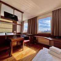 Deluxe Triple Room with Air-Conditioning