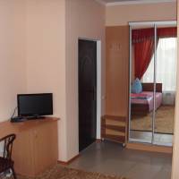 Family Room (3 Adults)