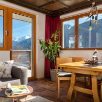 One-Bedroom Apartment with Balcony