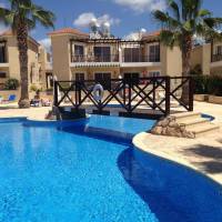 Apartment with Pool View 