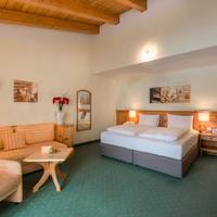 Deluxe Double Room with Balcony and Mountain View