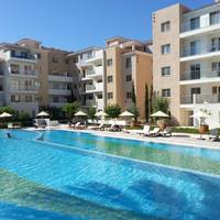 Apartment with Pool View 
