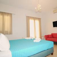 Twin Room with Sofa Bed and Side Sea View