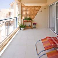 Apartment with Garden View