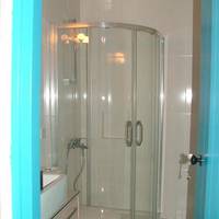 Deluxe Room (2 Adults + 1 Child)