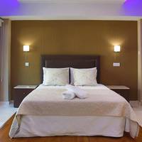 Deluxe One-Bedroom Suite