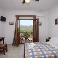 Deluxe Double or Twin Room with Partial Sea View