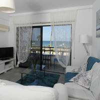 Deluxe One-Bedroom Apartment with Sea View