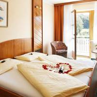 Double Room (1 Adult + 1 Child)