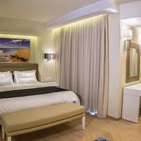 Junior Suite with Side Sea View