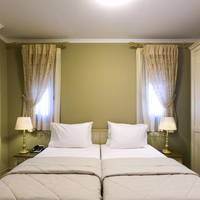 Deluxe Double or Twin Studio