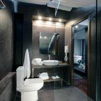 Deluxe Suite with Hot Tub