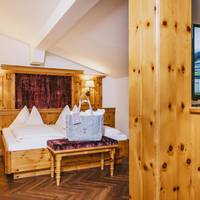 Suite with Balcony and Mountain View