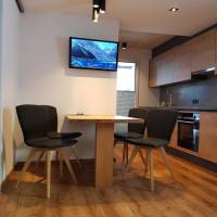 Apartment with Mountain View